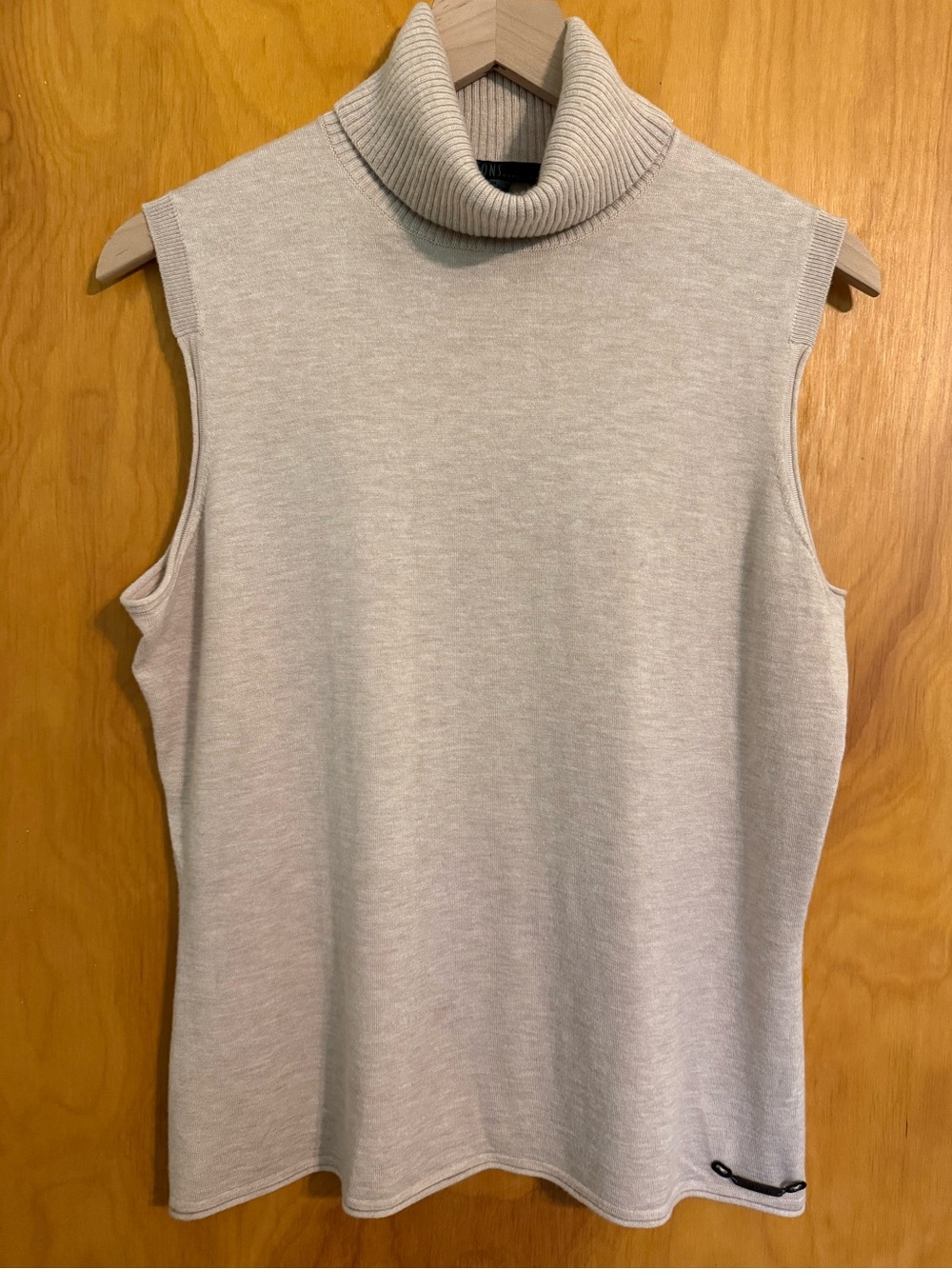 Diktons Barcelona Sleeveless Turtleneck Wool Blend Knit Top Cream Size 12 Women